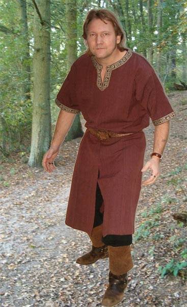 Historical and fantasy clothing 